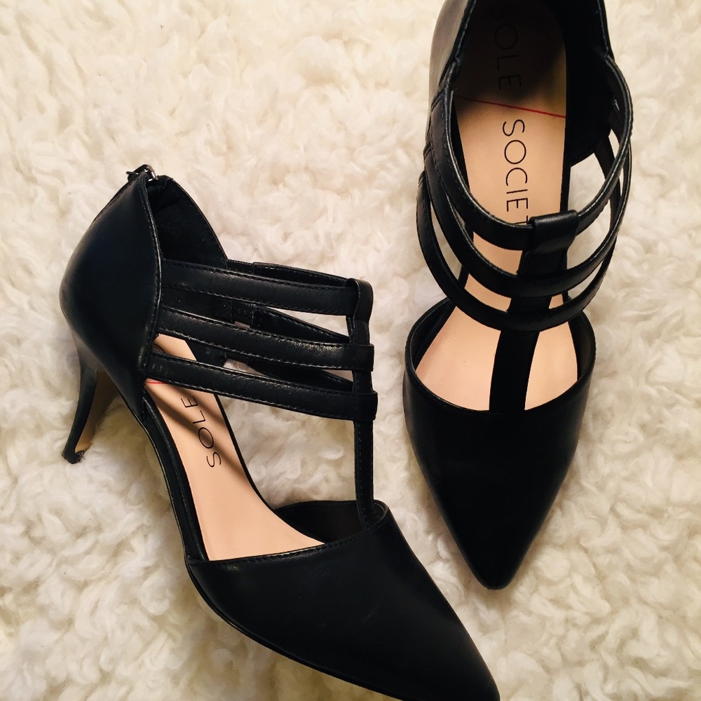 Sole society strappy black pump